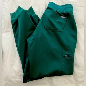 FIGS JOGGERS- SOLD OUT COLOR ONLINE !!